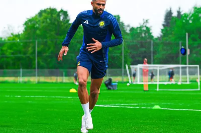 اتحاد جدة يخطط لاستعادة مدافع النصر بعد تعثر صفقة البليهي