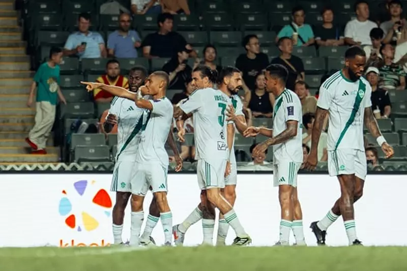 الأهلي يتوج بلقب كأس السوبر السعودي بفوز ساحق 5-1 على القادسية.. وهدف عكسي يتوج الأداء المميز