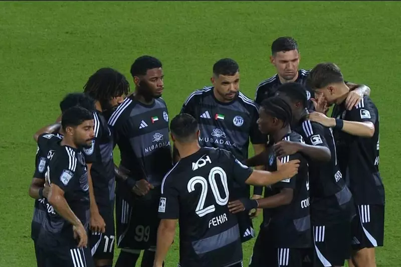 التعادل السلبي بين الشارقة والجزيرة: النني وإبراهيم عادل يلعبان دورًا محوريًا في الدوري الإماراتي