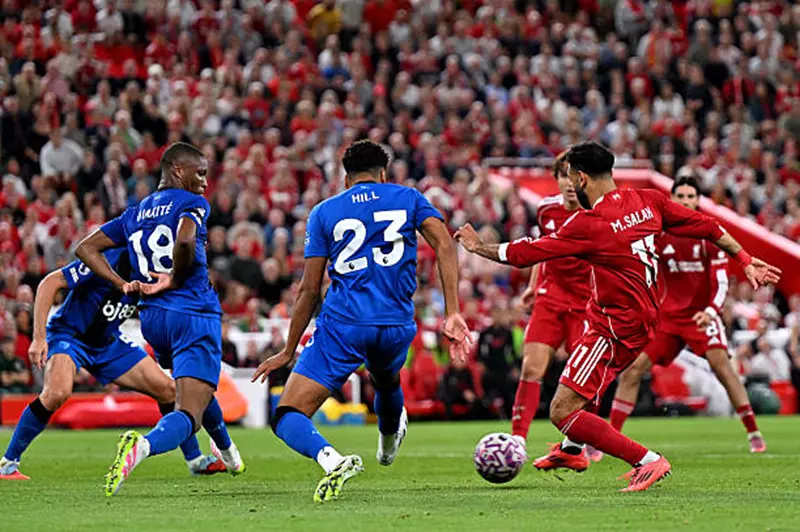 تدريبات ليفربول: كيف ساهمت تقنيات القدم الضعيفة في تحقيق هدف صلاح ضد بورنموث