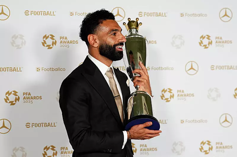 صلاح: التتويج بجائزة أفضل لاعب ثلاث مرات إنجاز غير مسبوق ولن أنساه أبداً