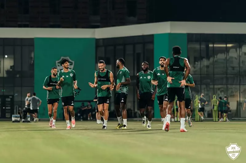 كأس السوبر السعودي: الأهلي يتعادل مع القادسية 1-1 في مواجهة مثيرة