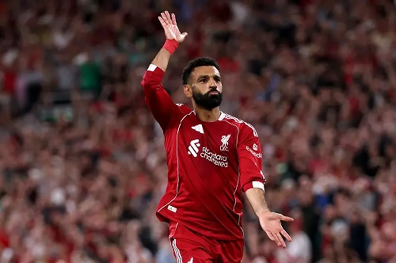 مفاجآت الجولة الأولى في الدوري الإنجليزي: تألق سندرلاند وتكريم جوتا ودموع صلاح