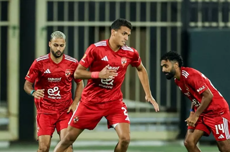 والد ياسين مرعي يكشف كواليس موقف "مدافع الأهلي" من مباراتي غزل المحلة وبيراميدز